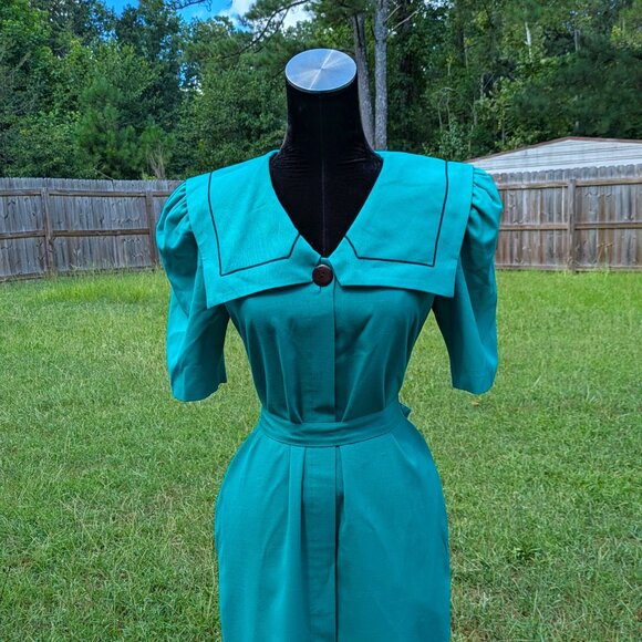 Ms Claus Dresses & Skirts - Vintage Emerald Green Sailor Secretary Dress MS Claus Size 8/10